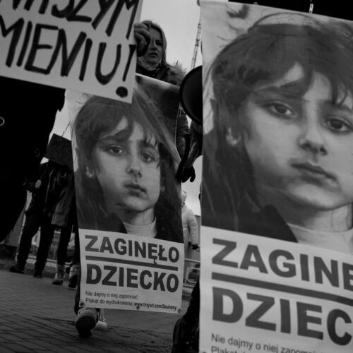 Miejsce dzieci nie jest w lesie. Demonstracja w Michałowie Michałowo, 23.10.2021. Miejsce dzieci nie jest w lesie – protest