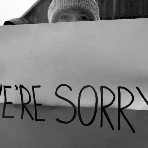 Miejsce dzieci nie jest w lesie. Demonstracja w Michałowie Michałowo, 23.10.2021. Miejsce dzieci nie jest w lesie – protest