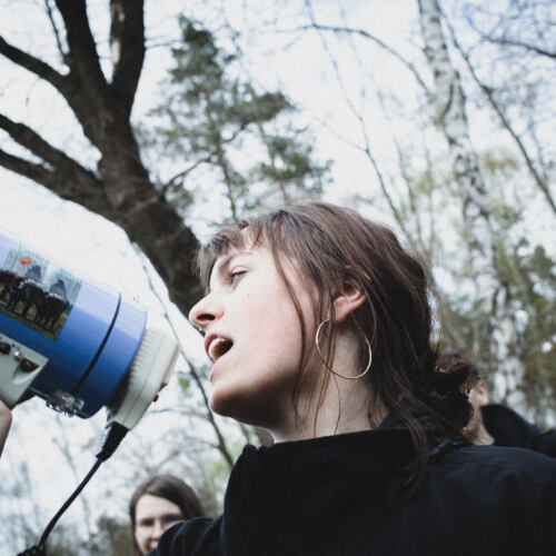Protest solidarnościowy ze strajkującymi uchodźcami w ośrodk Protest solidarnościowy ze strajkującymi uchodźcami w ośrodku w Lesznowoli