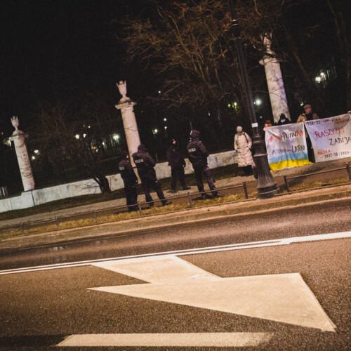 „Stop Puitin wars, stand with Ukraine”. Protest pod ambasad Warszawa, 23.02.2022. „Stop Puitin wars, stand with Ukraine”. Protest pod ambasadą Rosji